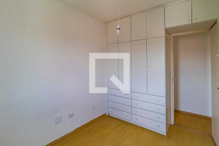 Quarto 01 de apartamento para alugar com 2 quartos, 55m² em Jardim Cláudia, São Paulo