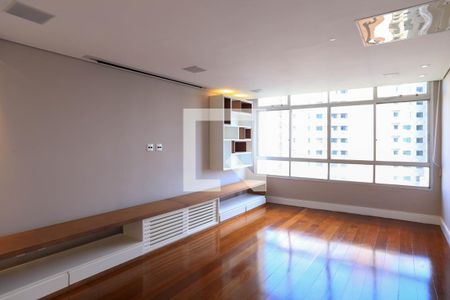 Apartamento para alugar com 340m², 4 quartos e 3 vagasSala