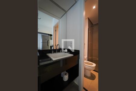 Banheiro de kitnet/studio para alugar com 1 quarto, 26m² em Perdizes, São Paulo