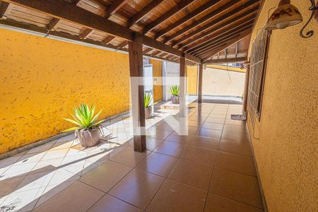 Casa à venda com 720m², 4 quartos e 6 vagasÁrea Externa