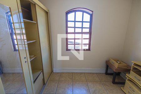 Casa à venda com 720m², 4 quartos e 6 vagasQuarto 2