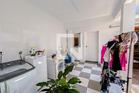 Casa à venda com 140m², 4 quartos e 1 vagaÁrea de Serviço