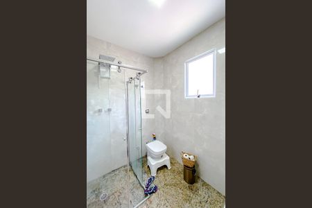 Casa à venda com 140m², 4 quartos e 1 vagaBanheiro