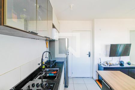Cozinha de apartamento para alugar com 2 quartos, 40m² em Parque Maria Helena, São Paulo