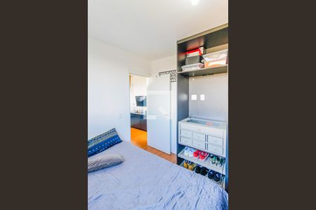 Quarto 2 de apartamento para alugar com 2 quartos, 40m² em Parque Maria Helena, São Paulo