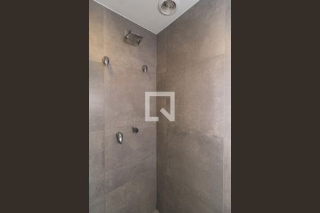 Banheiro de apartamento à venda com 1 quarto, 26m² em Mont’serrat, Porto Alegre