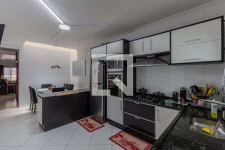 Casa à venda com 120m², 3 quartos e 2 vagas Casa à venda com 120m², 3 quartos e 2 vagasCozinha