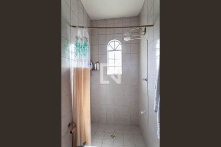 Casa à venda com 244m², 5 quartos e 3 vagasBanheiro da suíte 2