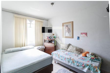 Casa à venda com 244m², 5 quartos e 3 vagasSuíte 2 