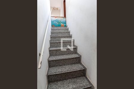 Casa à venda com 244m², 5 quartos e 3 vagasEscada