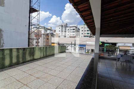 Casa à venda com 244m², 5 quartos e 3 vagasTerraço