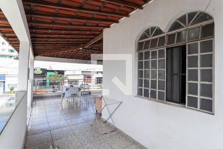 Casa à venda com 244m², 5 quartos e 3 vagasTerraço