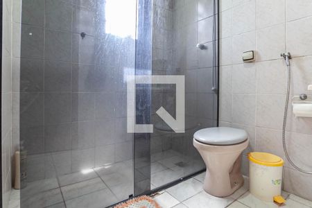 Casa à venda com 244m², 5 quartos e 3 vagasBanheiro da suíte 1