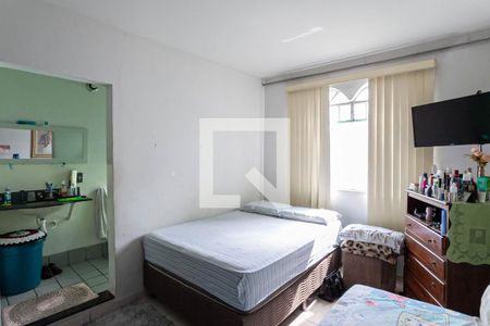 Casa à venda com 244m², 5 quartos e 3 vagasSuíte 2 