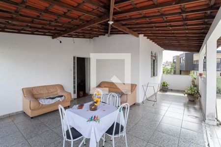 Casa à venda com 244m², 5 quartos e 3 vagasTerraço