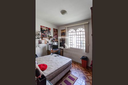 Casa à venda com 244m², 5 quartos e 3 vagasQuarto 2