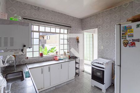 Casa à venda com 244m², 5 quartos e 3 vagasCozinha