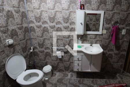 Casa à venda com 200m², 4 quartos e 2 vagasBanheiro 1