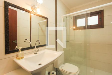 Casa à venda com 374m², 5 quartos e 6 vagasBanheiro social 2