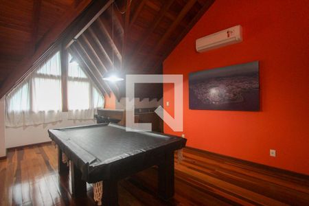 Casa à venda com 374m², 5 quartos e 6 vagasSala 2