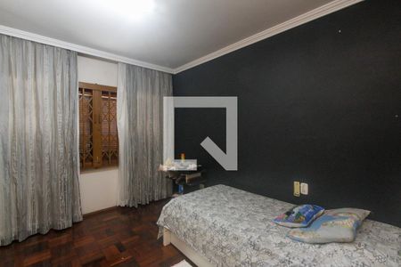Casa à venda com 374m², 5 quartos e 6 vagasQuarto 2