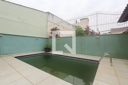 Casa à venda com 374m², 5 quartos e 6 vagasPiscina