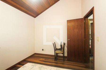 Casa à venda com 374m², 5 quartos e 6 vagasQuarto 5