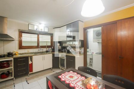 Casa à venda com 374m², 5 quartos e 6 vagasCozinha