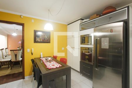 Casa à venda com 374m², 5 quartos e 6 vagasCozinha