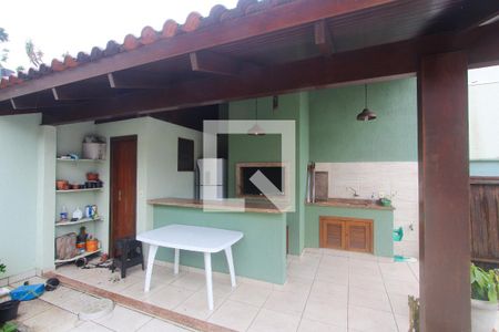 Casa à venda com 374m², 5 quartos e 6 vagasChurrasqueira