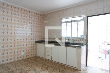 Casa à venda com 70m², 2 quartos e 2 vagas Casa à venda com 70m², 2 quartos e 2 vagasCozinha