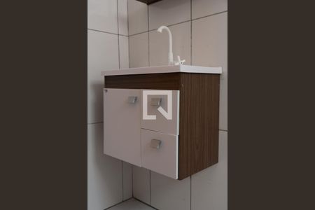 Casa à venda com 70m², 2 quartos e 2 vagas Casa à venda com 70m², 2 quartos e 2 vagasBanheiro
