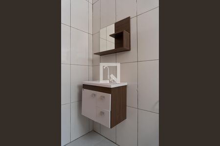 Casa à venda com 70m², 2 quartos e 2 vagas Casa à venda com 70m², 2 quartos e 2 vagasBanheiro