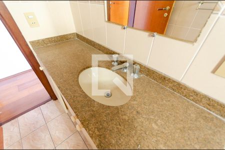 Casa para alugar com 165m², 3 quartos e 2 vagasSuíte