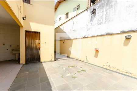 Casa para alugar com 165m², 3 quartos e 2 vagas Casa para alugar com 165m², 3 quartos e 2 vagasQuintal