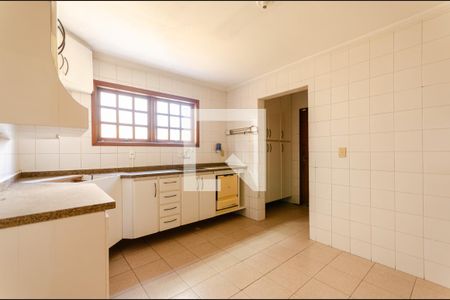 Casa para alugar com 165m², 3 quartos e 2 vagasCozinha