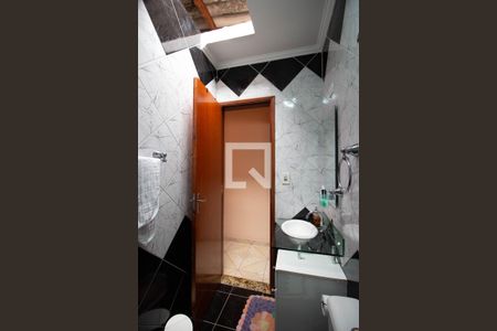 Banheiro  de casa à venda com 3 quartos, 110m² em Jardim Marabá, São Paulo