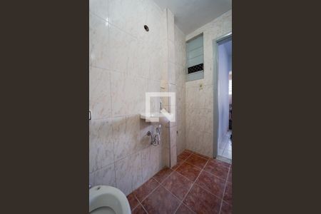 Banheiro de kitnet/studio para alugar com 1 quarto, 40m² em Santa Cecilia, São Paulo