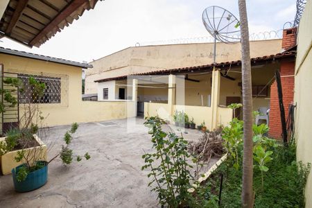 Casa à venda com 243m², 3 quartos e 4 vagasQuintal