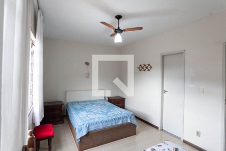 Casa à venda com 243m², 3 quartos e 4 vagasSuíte 