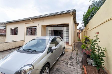 Casa à venda com 243m², 3 quartos e 4 vagasFachada