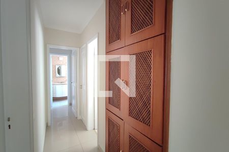 Corredor Quartos de apartamento à venda com 3 quartos, 105m² em Cambuí, Campinas