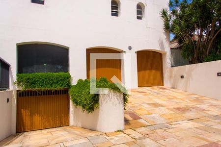 Apartamento à venda com 150m², 4 quartos e 2 vagas Apartamento à venda com 150m², 4 quartos e 2 vagasFachada