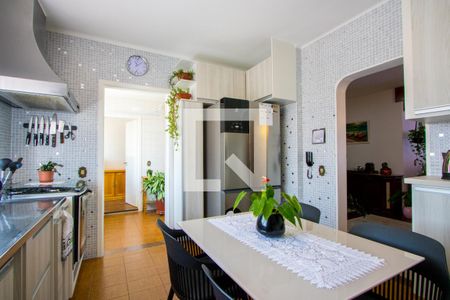 Apartamento à venda com 150m², 4 quartos e 2 vagas Apartamento à venda com 150m², 4 quartos e 2 vagasCozinha