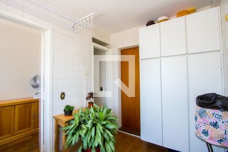 Apartamento à venda com 150m², 4 quartos e 2 vagas Apartamento à venda com 150m², 4 quartos e 2 vagasÁrea de serviço