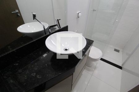 Banheiro da Suíte 1 de apartamento para alugar com 3 quartos, 127m² em Granada, Uberlândia