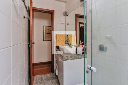 Banheiro de apartamento à venda com 3 quartos, 100m² em São Pedro, Belo Horizonte