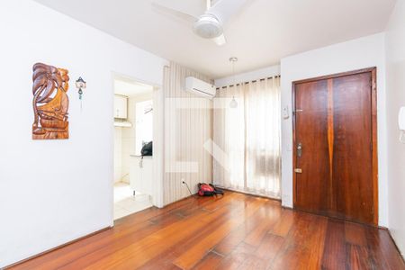 Sala de apartamento à venda com 2 quartos, 52m² em Medianeira, Porto Alegre