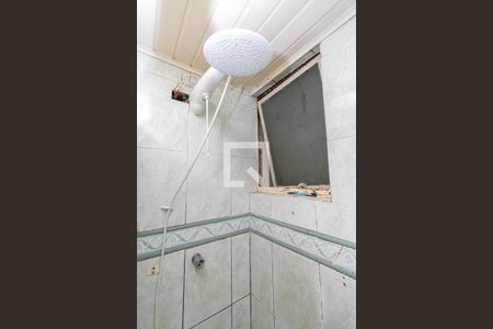 Banheiro de apartamento à venda com 2 quartos, 52m² em Medianeira, Porto Alegre