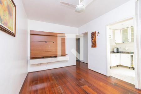Sala de apartamento à venda com 2 quartos, 52m² em Medianeira, Porto Alegre